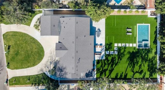 8960 Oak Park Avenue, Sherwood Forest, CA 91325