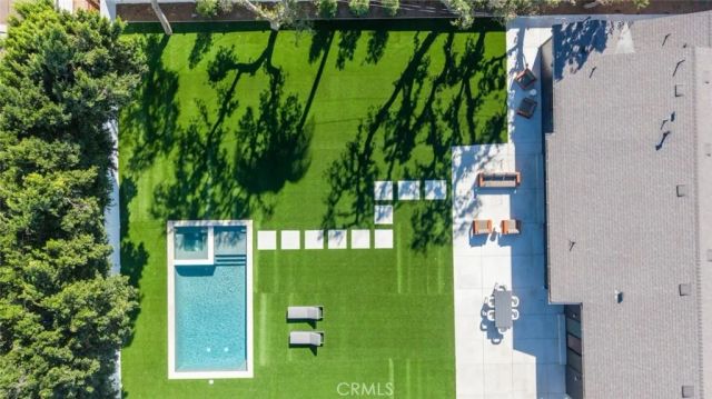 8960 Oak Park Avenue, Sherwood Forest, CA 91325