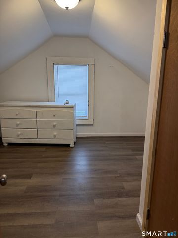 31 Winthrop Street, Meriden, CT 06451