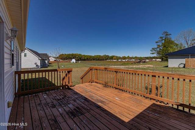 100 Autumn Ridge Drive, Pikeville, NC 27863