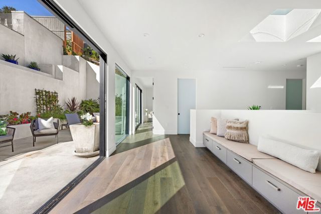 2311 Vasanta Way, Los Angeles, CA 90068