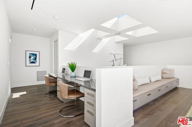 2311 Vasanta Way, Los Angeles, CA 90068