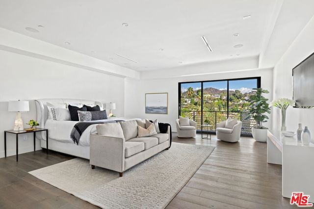 2311 Vasanta Way, Los Angeles, CA 90068