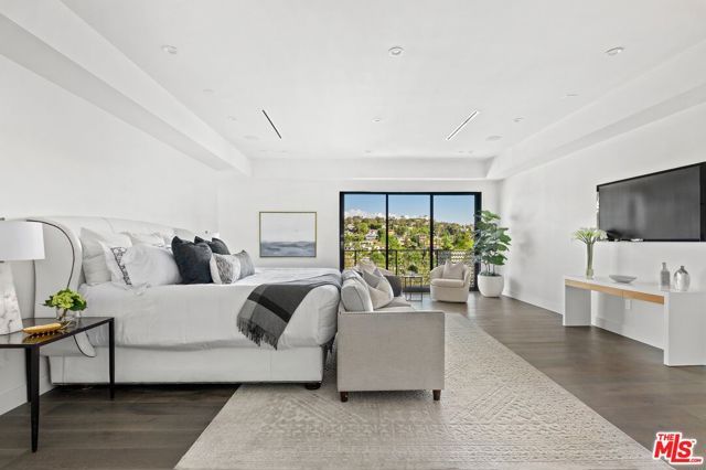 2311 Vasanta Way, Los Angeles, CA 90068