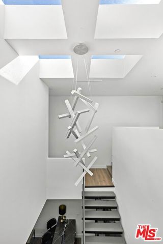 2311 Vasanta Way, Los Angeles, CA 90068