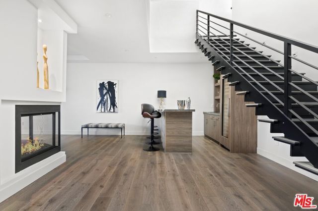 2311 Vasanta Way, Los Angeles, CA 90068