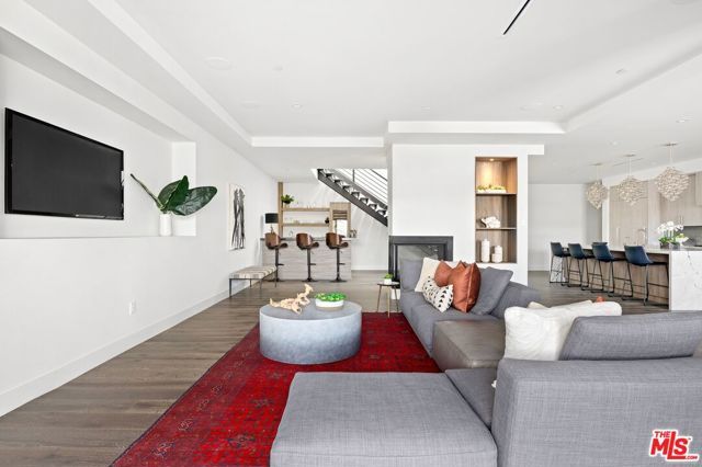 2311 Vasanta Way, Los Angeles, CA 90068