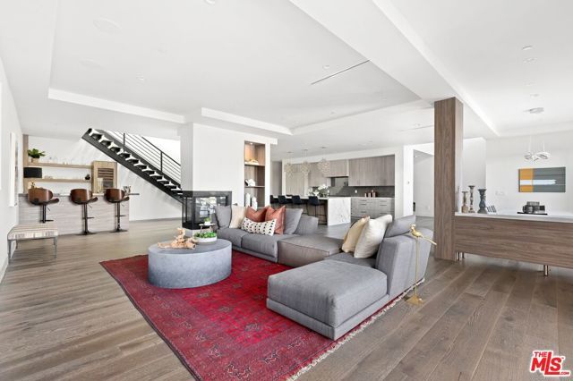 2311 Vasanta Way, Los Angeles, CA 90068