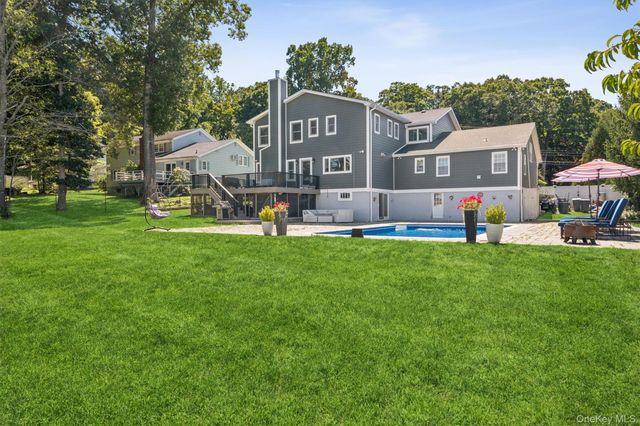 1922 Glenrock Street, Yorktown Heights, NY 10598