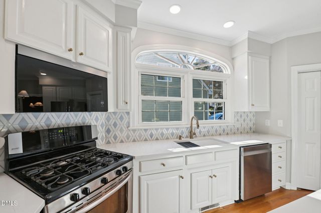 108 Parkcanyon Lane, Cary, NC 27519