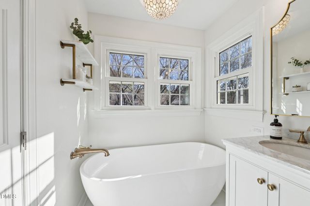 108 Parkcanyon Lane, Cary, NC 27519