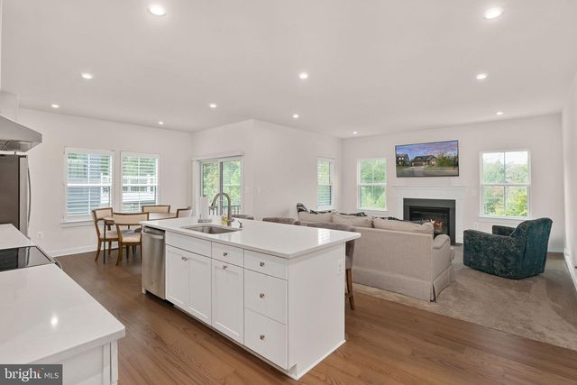 1218 CITY VIEW LN, Fredericksburg, VA 22401