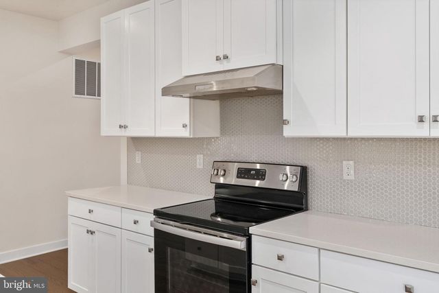 1218 CITY VIEW LN, Fredericksburg, VA 22401