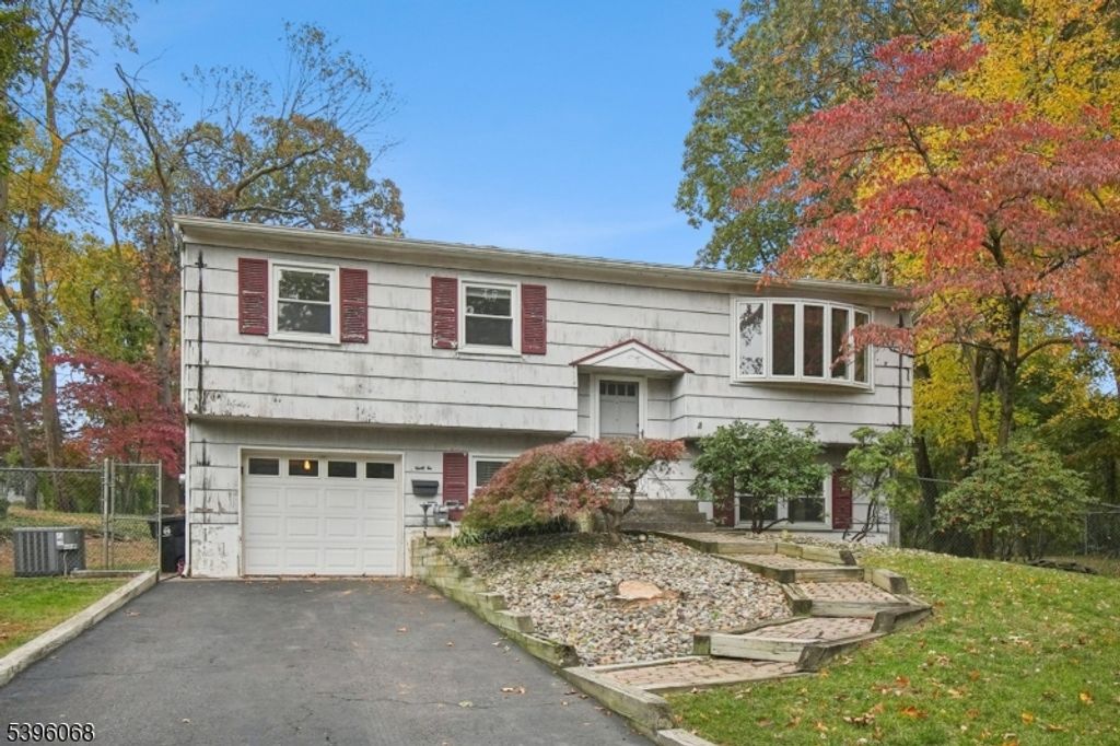 22 Prince Rd, East Brunswick Twp., NJ 08816