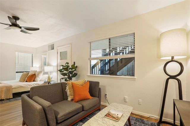 2000 Glen Allen ST 6, Austin, TX 78704