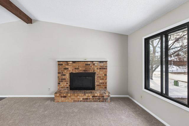 7062 Sherwood Road, Woodbury, MN 55125