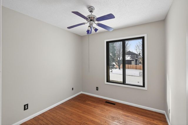 7062 Sherwood Road, Woodbury, MN 55125