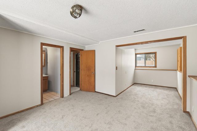 7062 Sherwood Road, Woodbury, MN 55125