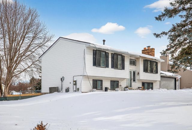 7062 Sherwood Road, Woodbury, MN 55125