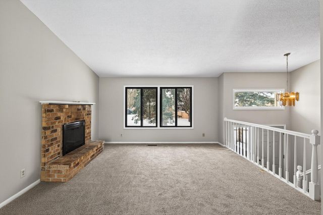 7062 Sherwood Road, Woodbury, MN 55125