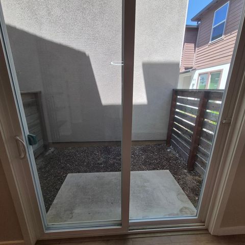 9902 Del Surf Ln, Elk Grove, CA 95757