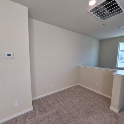 9902 Del Surf Ln, Elk Grove, CA 95757