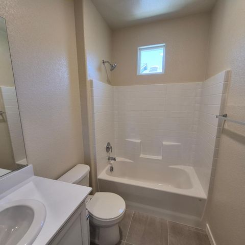 9902 Del Surf Ln, Elk Grove, CA 95757