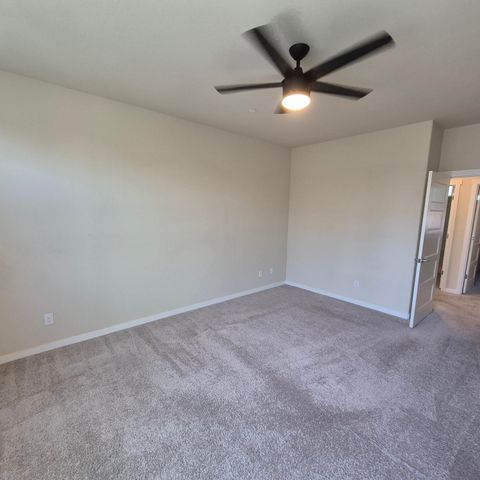 9902 Del Surf Ln, Elk Grove, CA 95757
