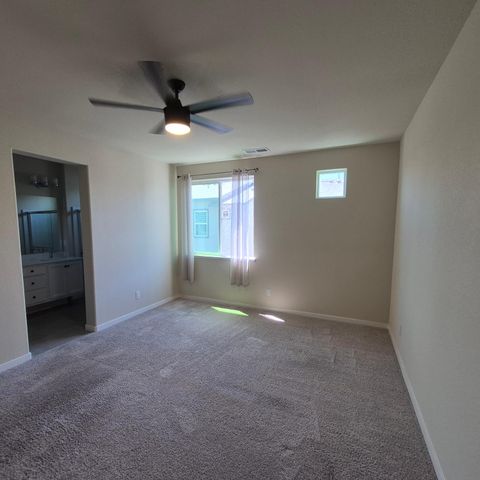 9902 Del Surf Ln, Elk Grove, CA 95757