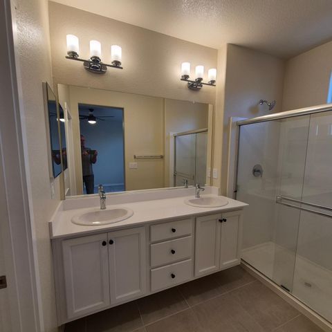 9902 Del Surf Ln, Elk Grove, CA 95757