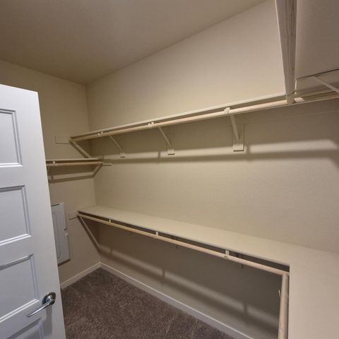 9902 Del Surf Ln, Elk Grove, CA 95757