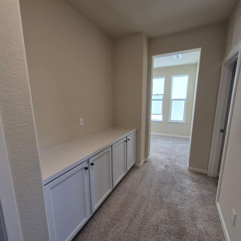 9902 Del Surf Ln, Elk Grove, CA 95757