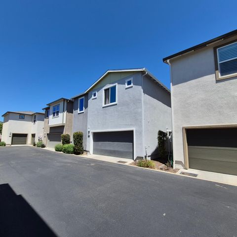 9902 Del Surf Ln, Elk Grove, CA 95757