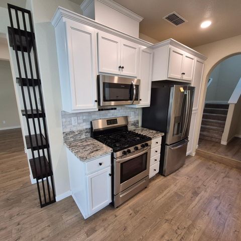 9902 Del Surf Ln, Elk Grove, CA 95757