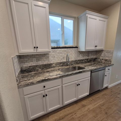 9902 Del Surf Ln, Elk Grove, CA 95757