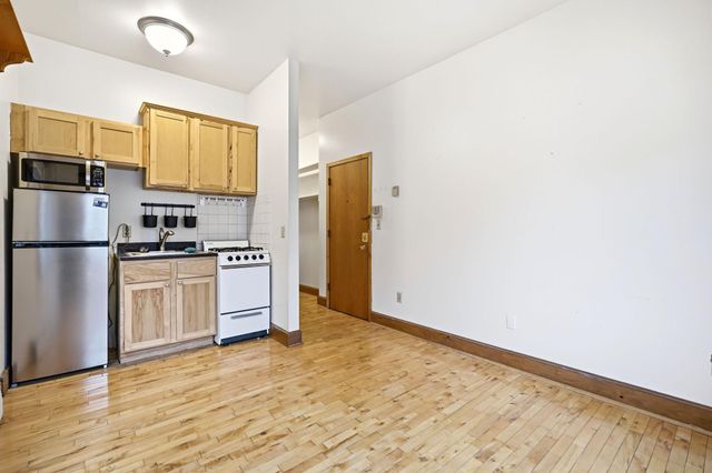 1913 Emerson Avenue 102, Minneapolis, MN 55408