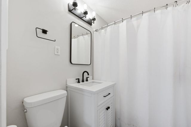 912 N Anna St, Wichita, KS 67212