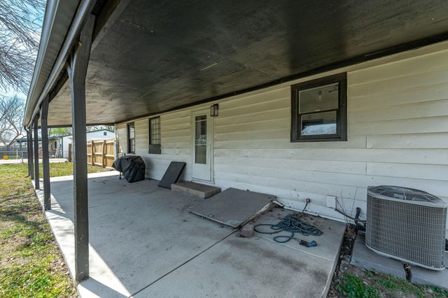 912 N Anna St, Wichita, KS 67212