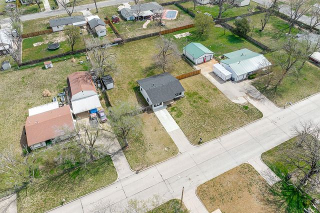 912 N Anna St, Wichita, KS 67212