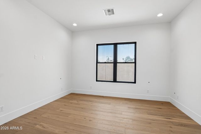 6128 E SWEETWATER Avenue, Scottsdale, AZ 85254