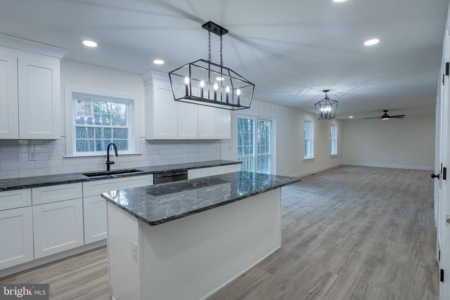 1427 WILLIAMSTOWN ERIAL RD, Sicklerville, NJ 08081