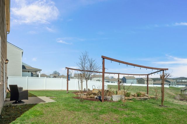 317 Redhead Ln, Lebanon, TN 37090