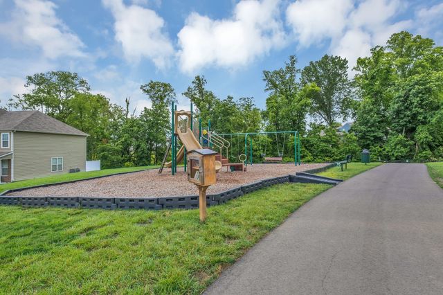 317 Redhead Ln, Lebanon, TN 37090