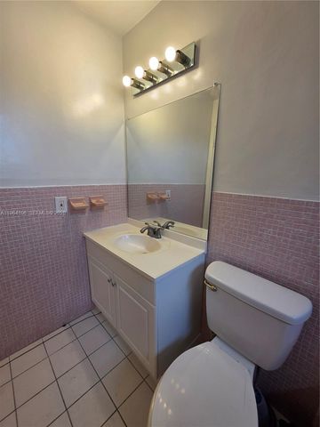 4731 NW 10th Ct 210, Plantation, FL 33313