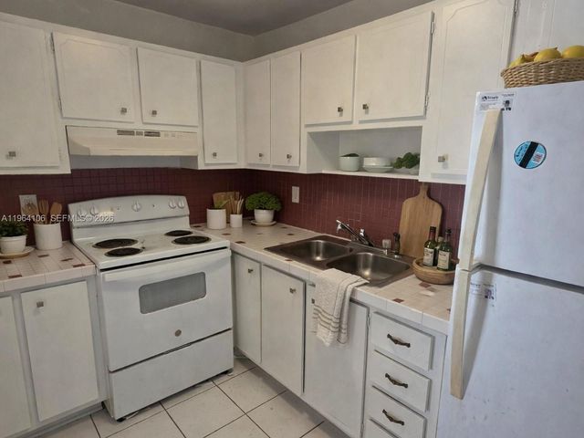 4731 NW 10th Ct 210, Plantation, FL 33313