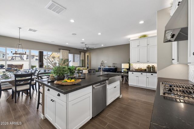 4260 E JONES Street, Gilbert, AZ 85295