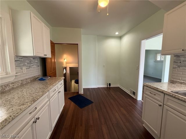 9612 Park Heights Avenue, Garfield Heights, OH 44125