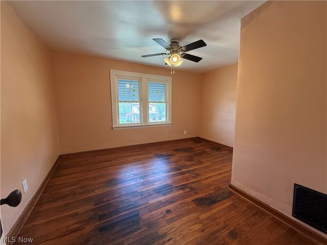 9612 Park Heights Avenue, Garfield Heights, OH 44125