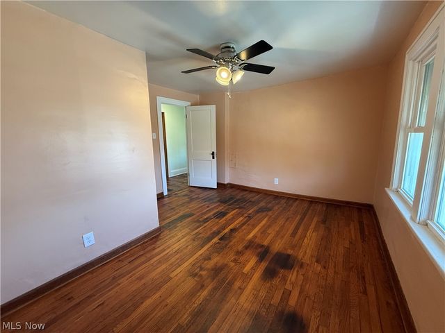 9612 Park Heights Avenue, Garfield Heights, OH 44125