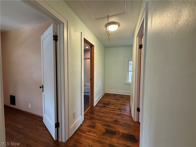 9612 Park Heights Avenue, Garfield Heights, OH 44125